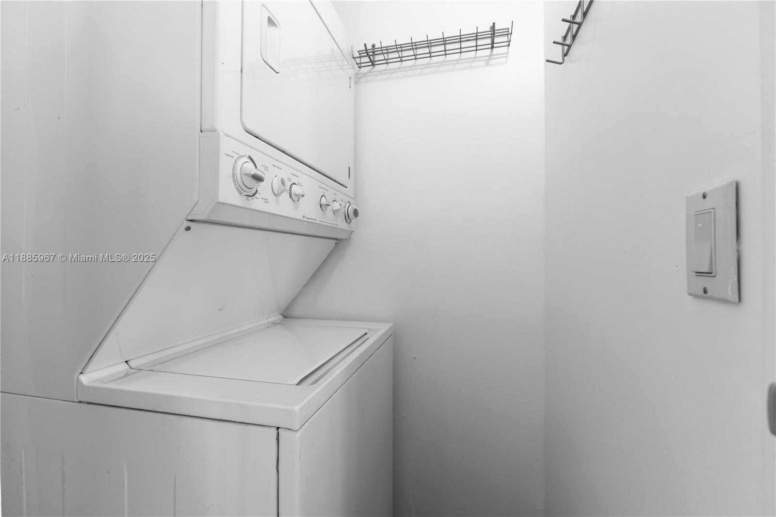 Small Image of 1700 MERIDIAN AVE #501, Miami Beach Number 56