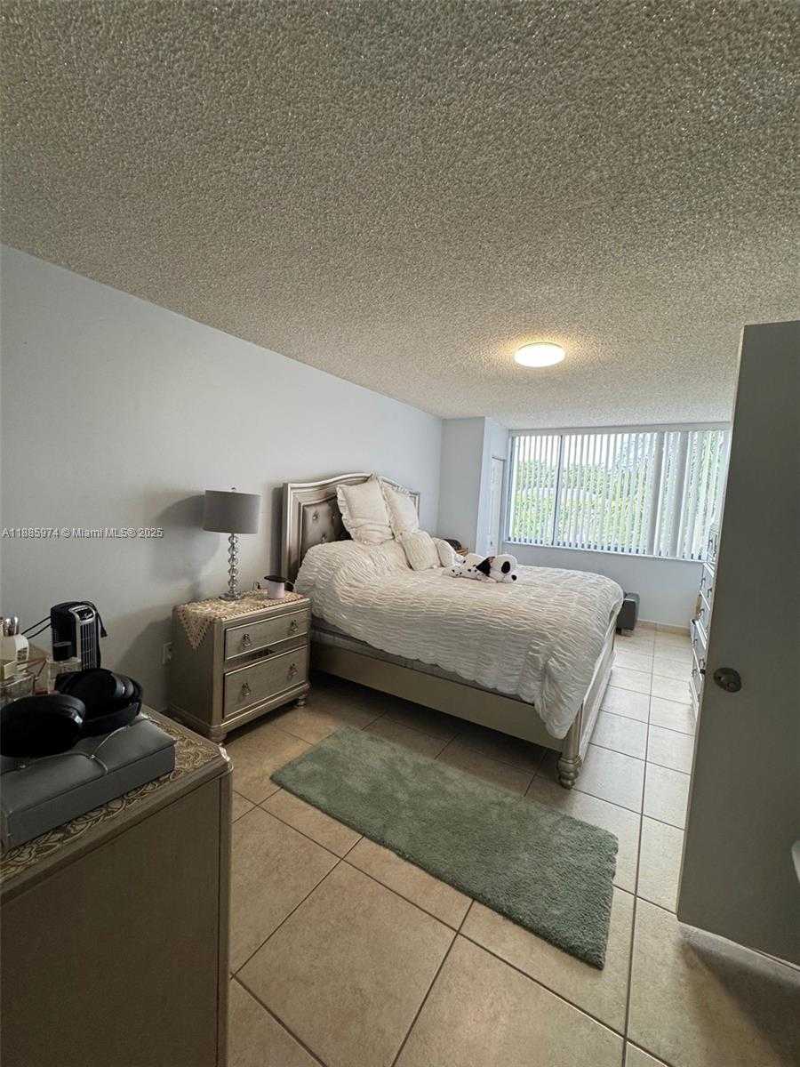Small Image of 2410 SOUTH WEST 122ND CT #1, Miami Number 16