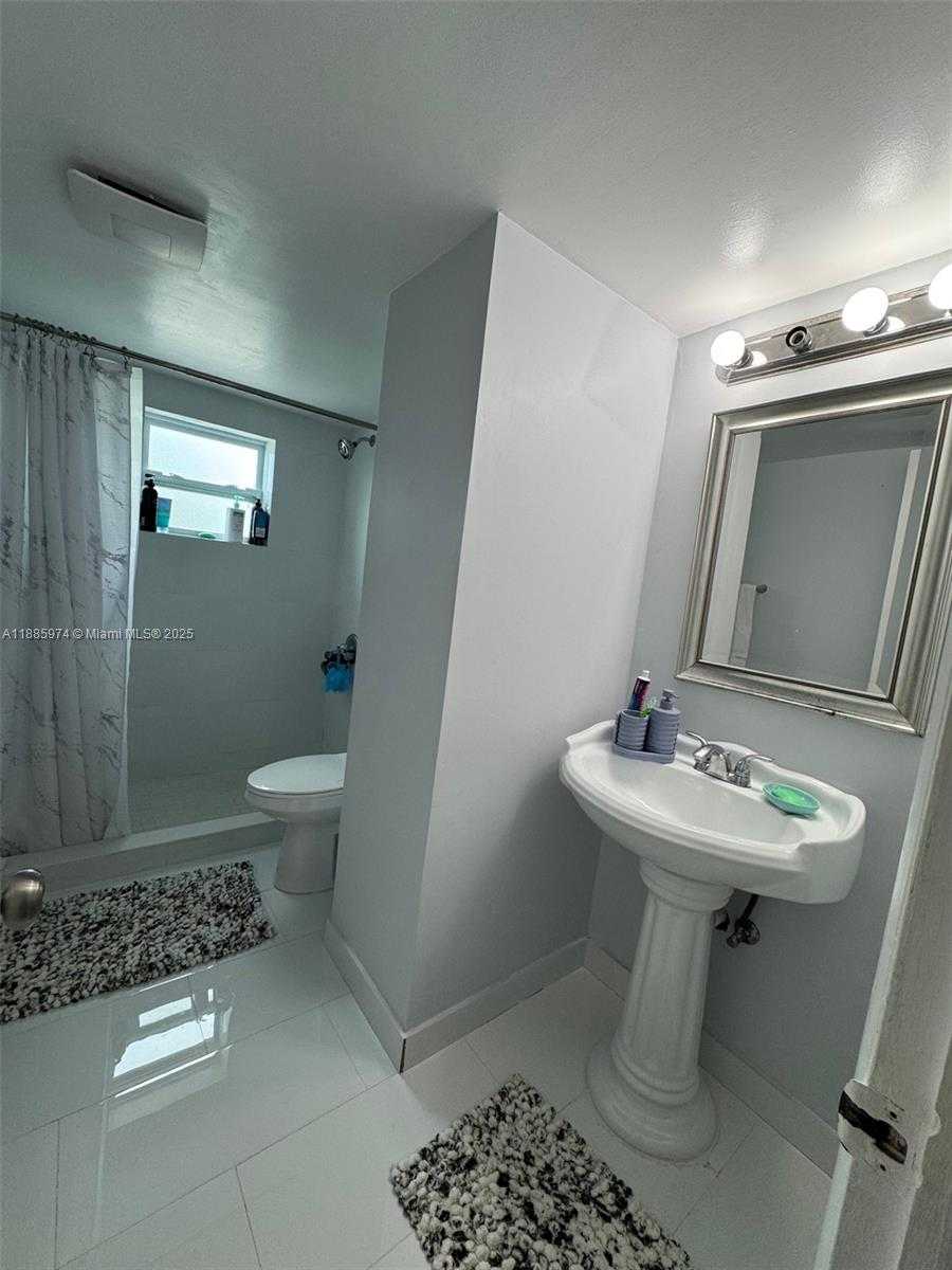 Small Image of 2410 SOUTH WEST 122ND CT #1, Miami Number 19