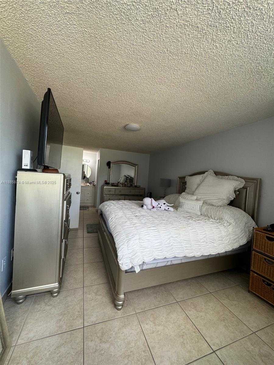 Small Image of 2410 SOUTH WEST 122ND CT #1, Miami Number 22