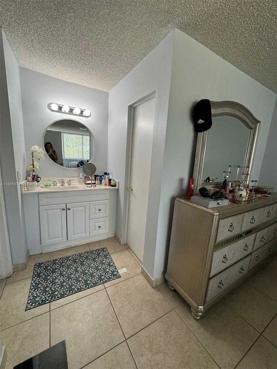 Small Image of 2410 SOUTH WEST 122ND CT #1, Miami Number 23