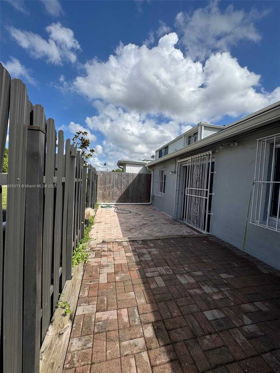 Small Image of 2410 SOUTH WEST 122ND CT #1, Miami Number 27