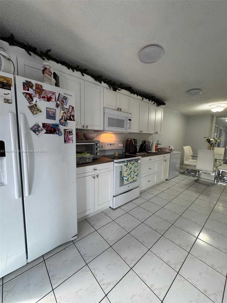 Small Image of 2410 SOUTH WEST 122ND CT #1, Miami Number 6