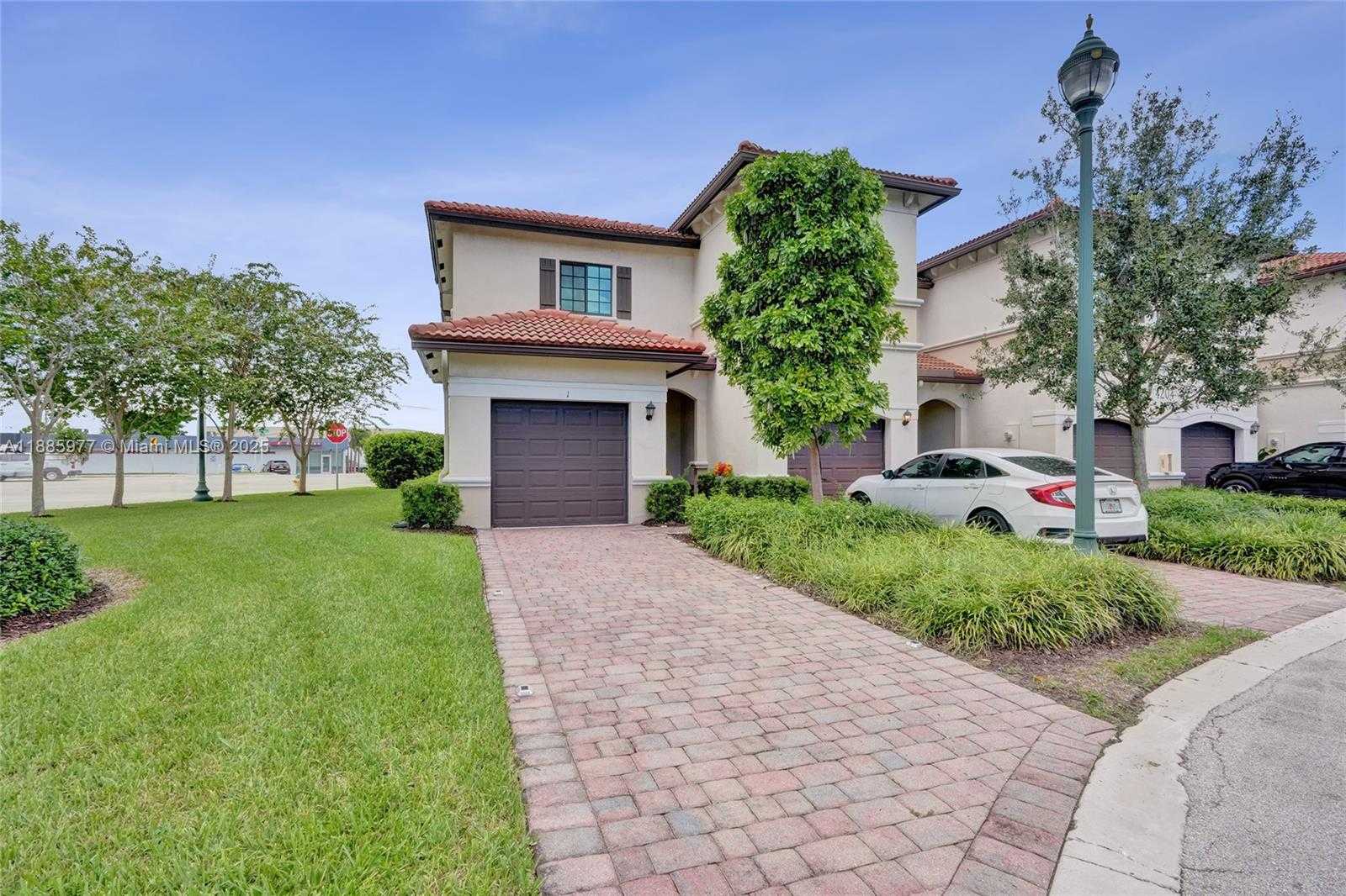 Small Image of 4204 NORTH DIXIE HWY #1, Oakland Park Number 2