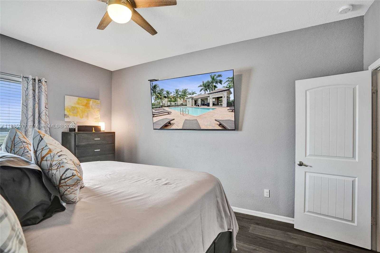 Small Image of 4204 NORTH DIXIE HWY #1, Oakland Park Number 32