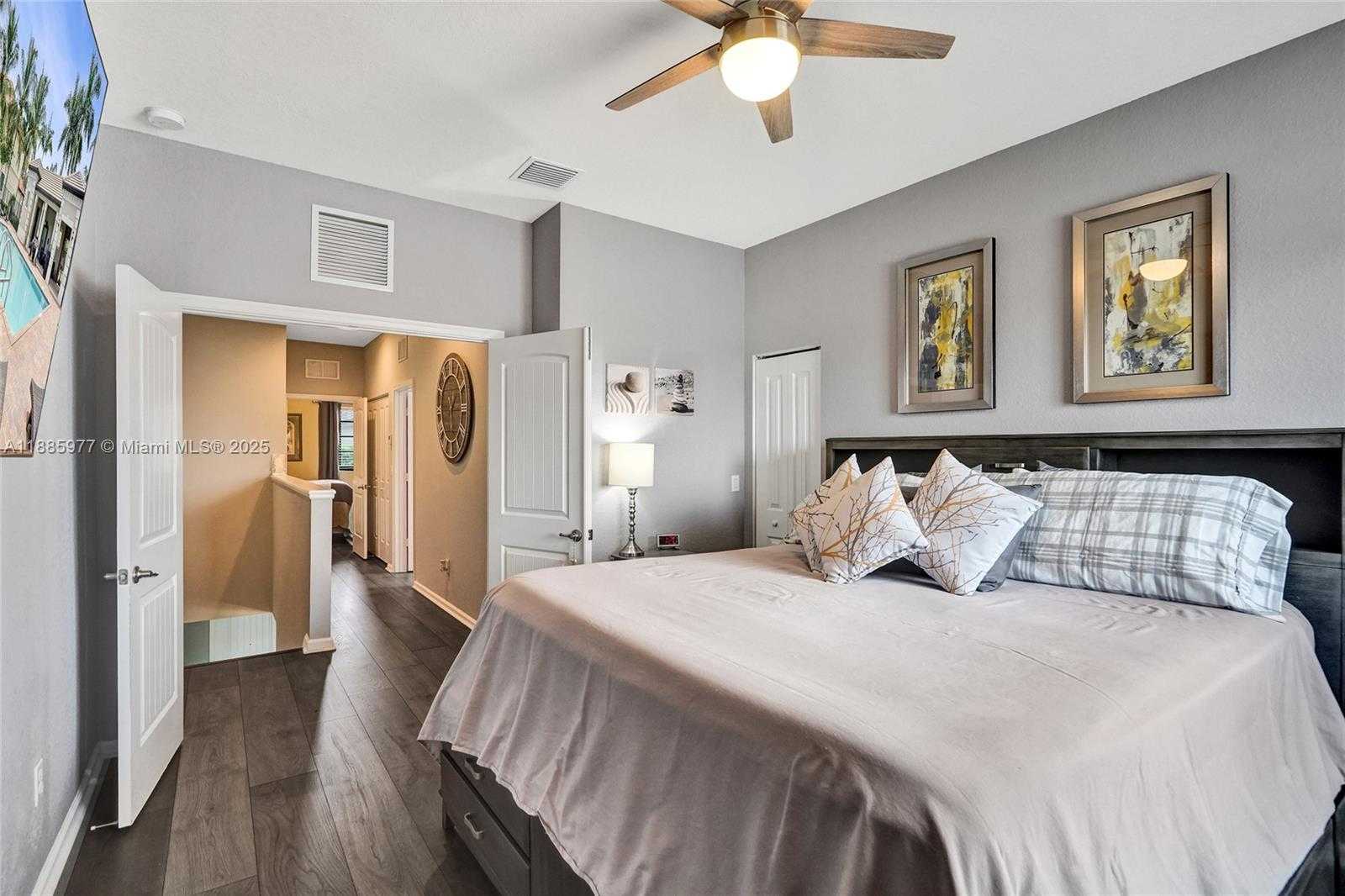 Small Image of 4204 NORTH DIXIE HWY #1, Oakland Park Number 34