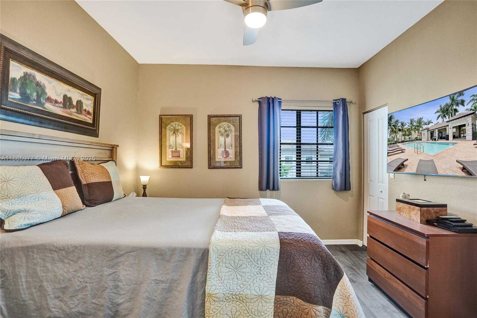 Small Image of 4204 NORTH DIXIE HWY #1, Oakland Park Number 39