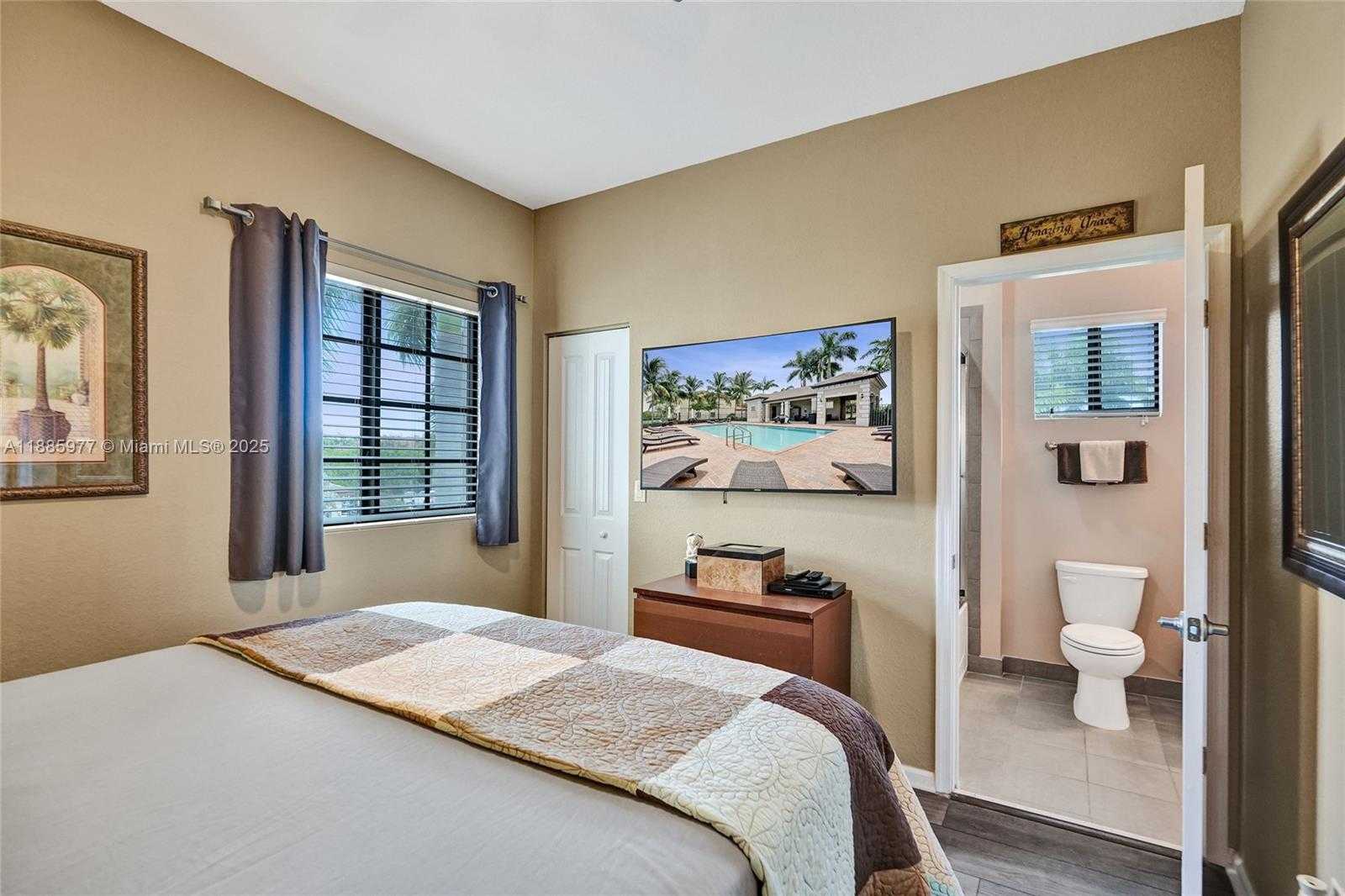 Small Image of 4204 NORTH DIXIE HWY #1, Oakland Park Number 40