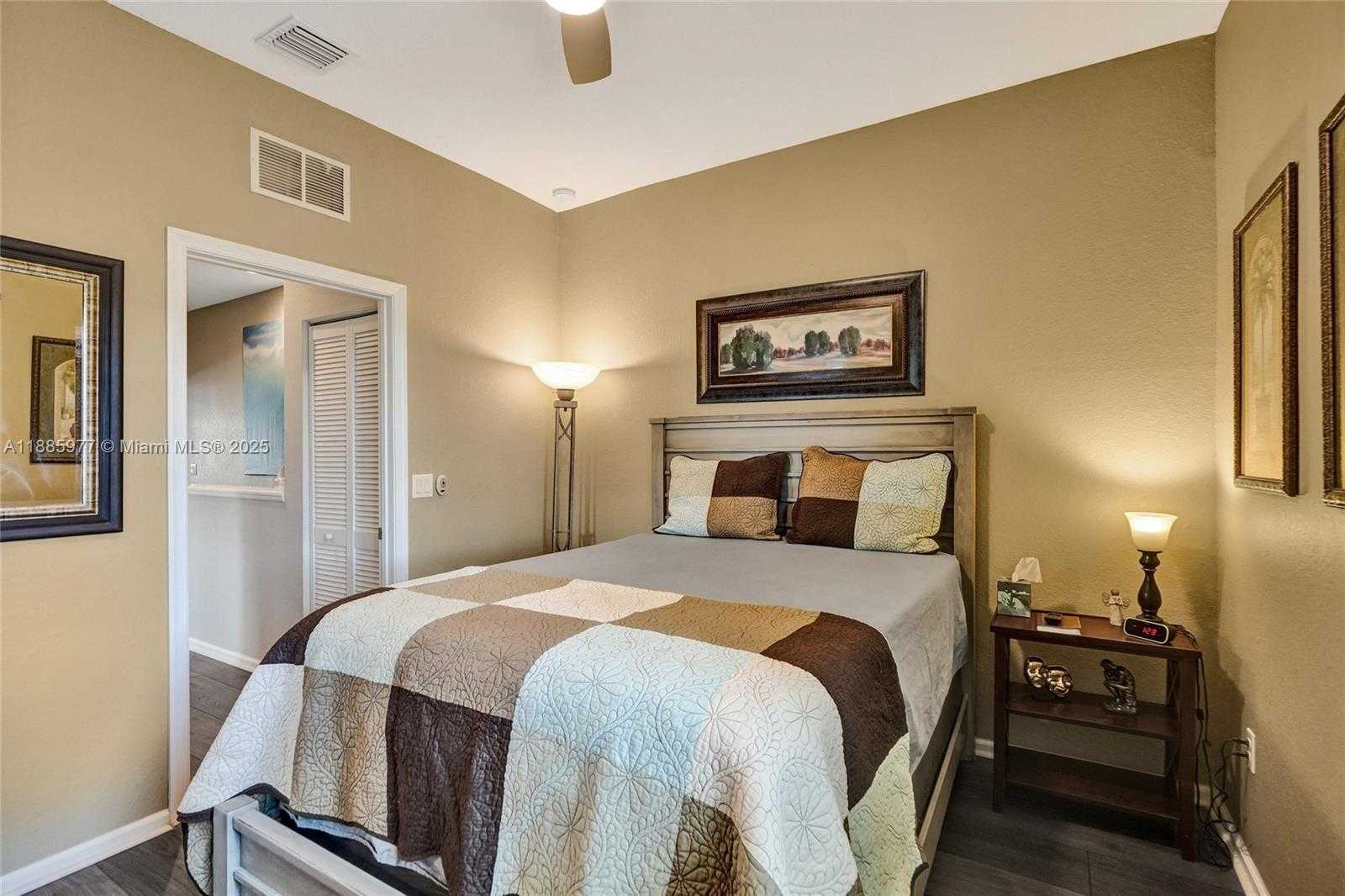 Small Image of 4204 NORTH DIXIE HWY #1, Oakland Park Number 42