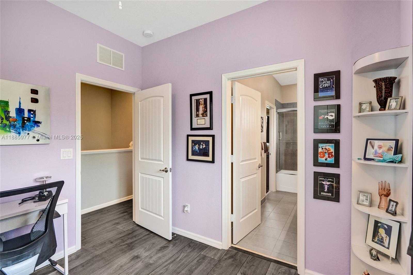 Small Image of 4204 NORTH DIXIE HWY #1, Oakland Park Number 50