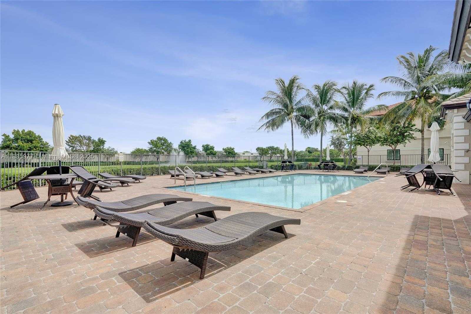 Small Image of 4204 NORTH DIXIE HWY #1, Oakland Park Number 52