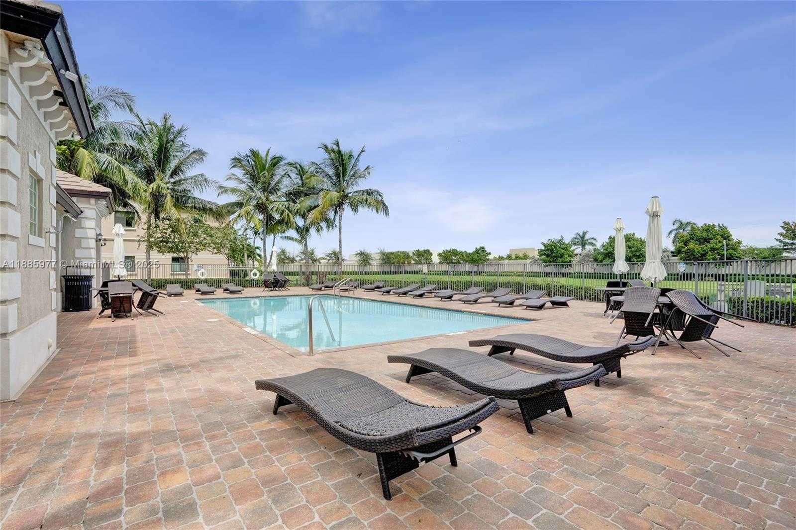 Small Image of 4204 NORTH DIXIE HWY #1, Oakland Park Number 54