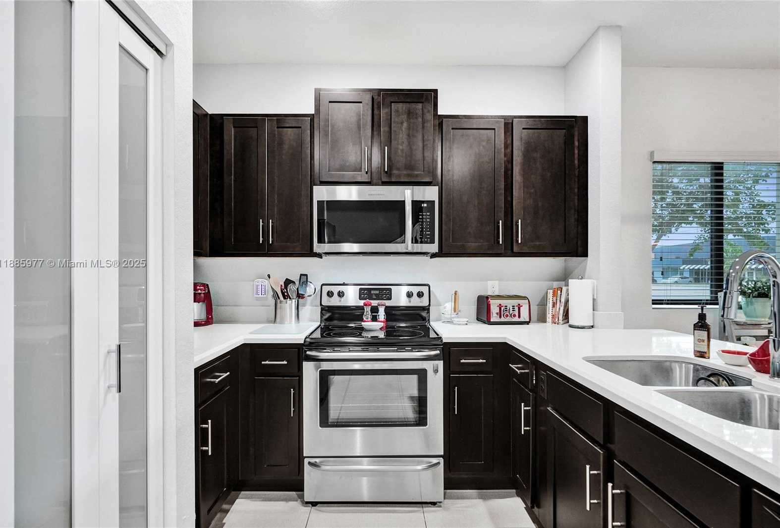 Small Image of 4204 NORTH DIXIE HWY #1, Oakland Park Number 7