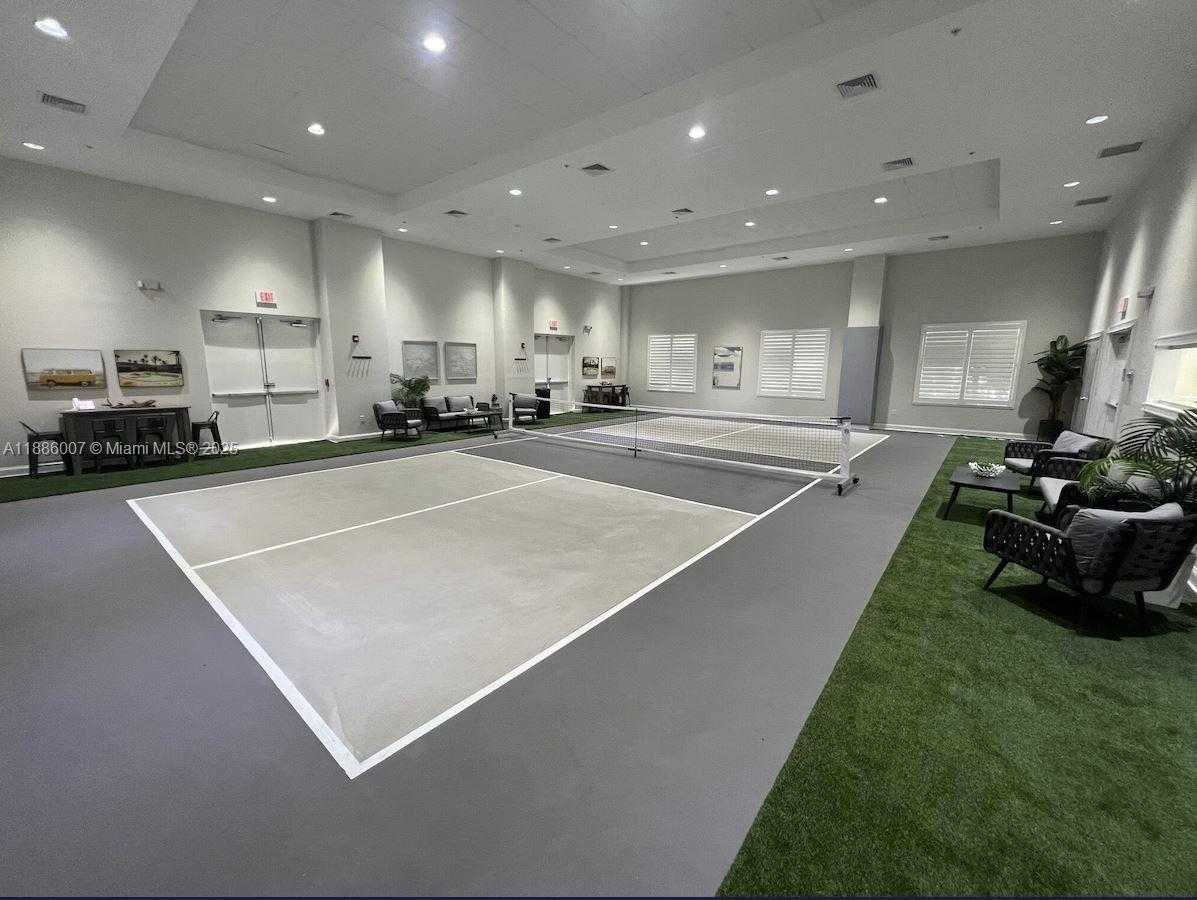 Small Image of 97501 OVERSEAS HWY #312, Key Largo Number 10