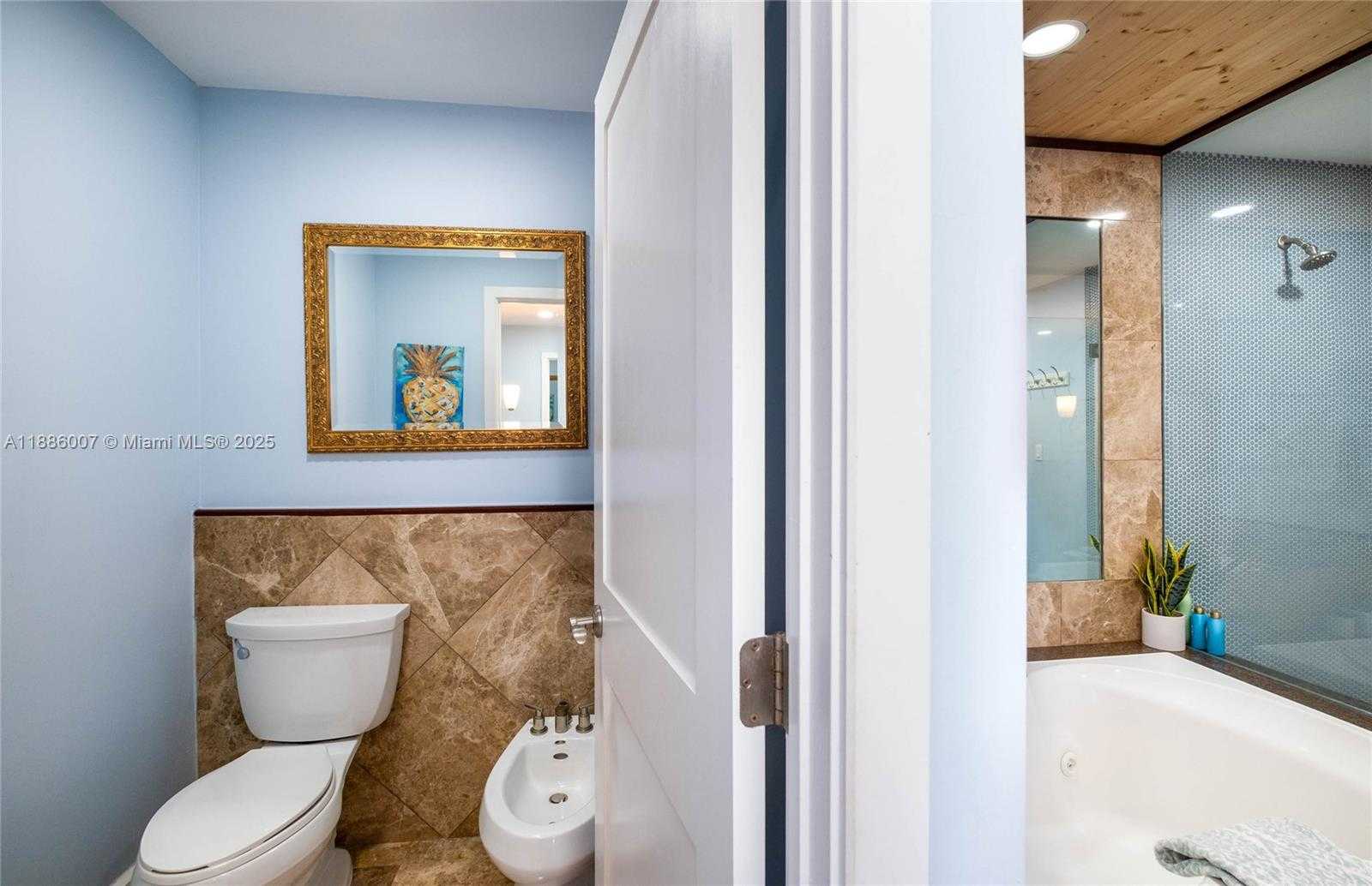 Small Image of 97501 OVERSEAS HWY #312, Key Largo Number 32