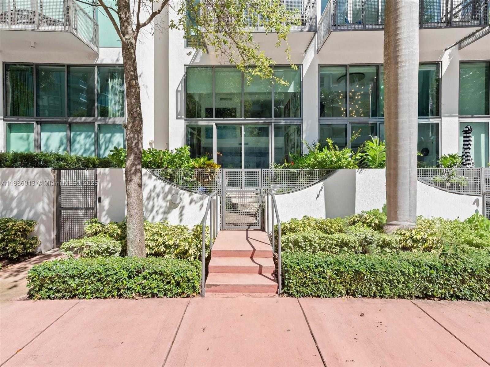 Small Image of 6000 COLLINS AVE #132, Miami Beach Number 12