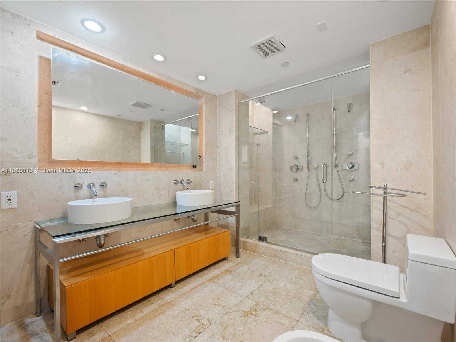 Small Image of 6000 COLLINS AVE #132, Miami Beach Number 17