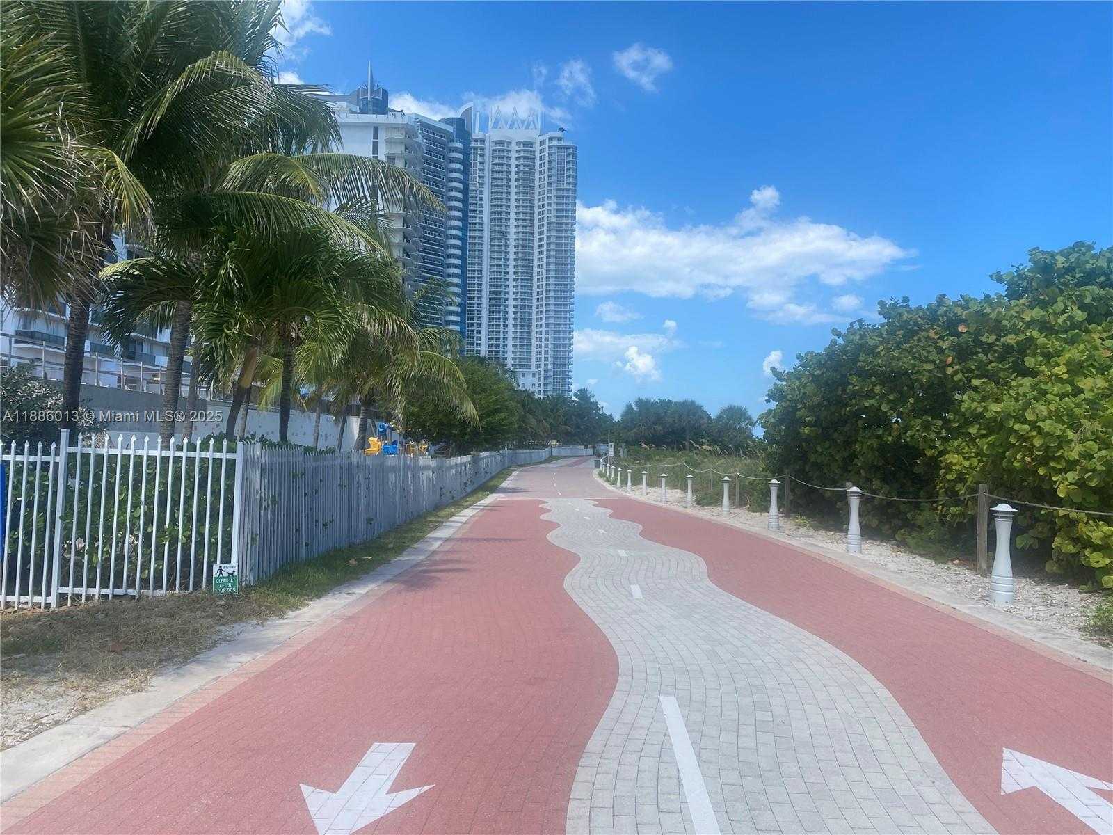 Small Image of 6000 COLLINS AVE #132, Miami Beach Number 31