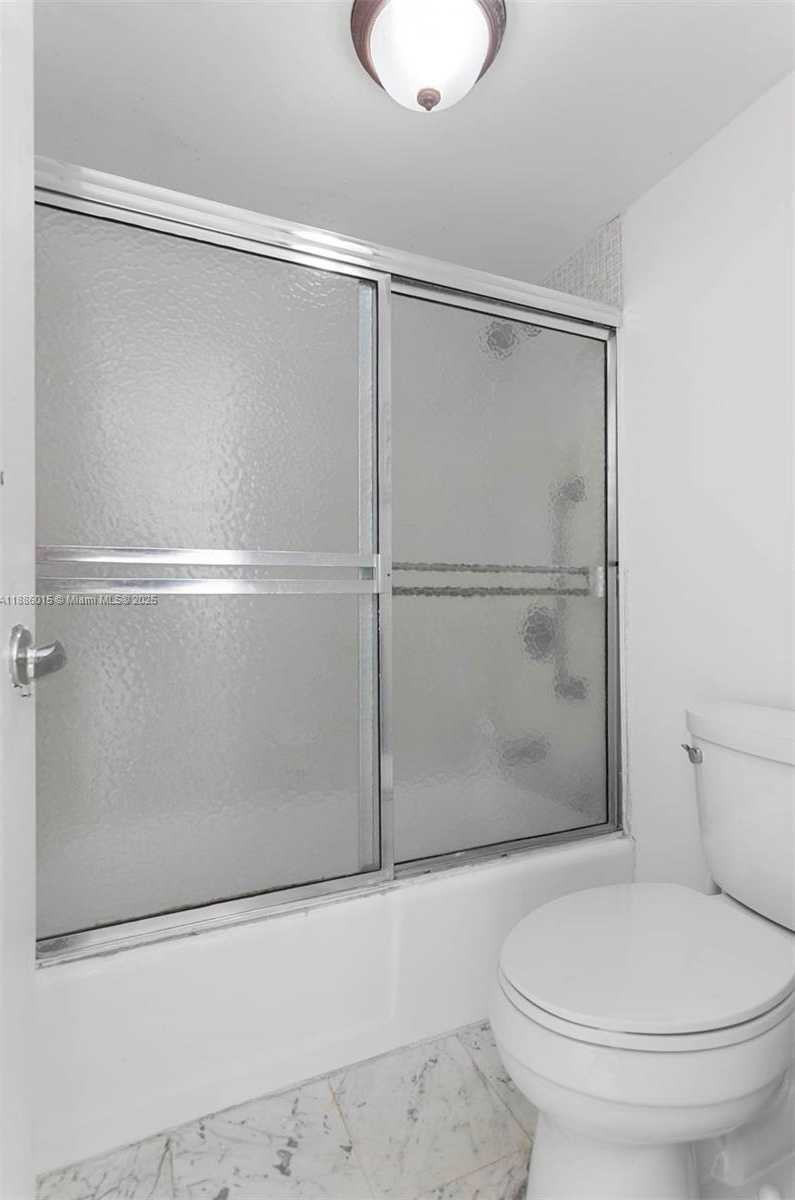 Small Image of 5001 COLLINS AVE #5E, Miami Beach Number 12