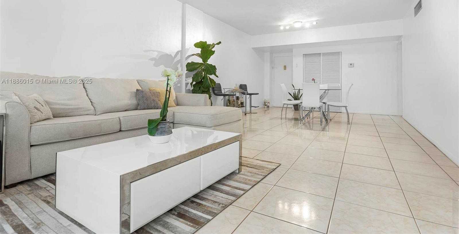 Small Image of 5001 COLLINS AVE #5E, Miami Beach Number 13