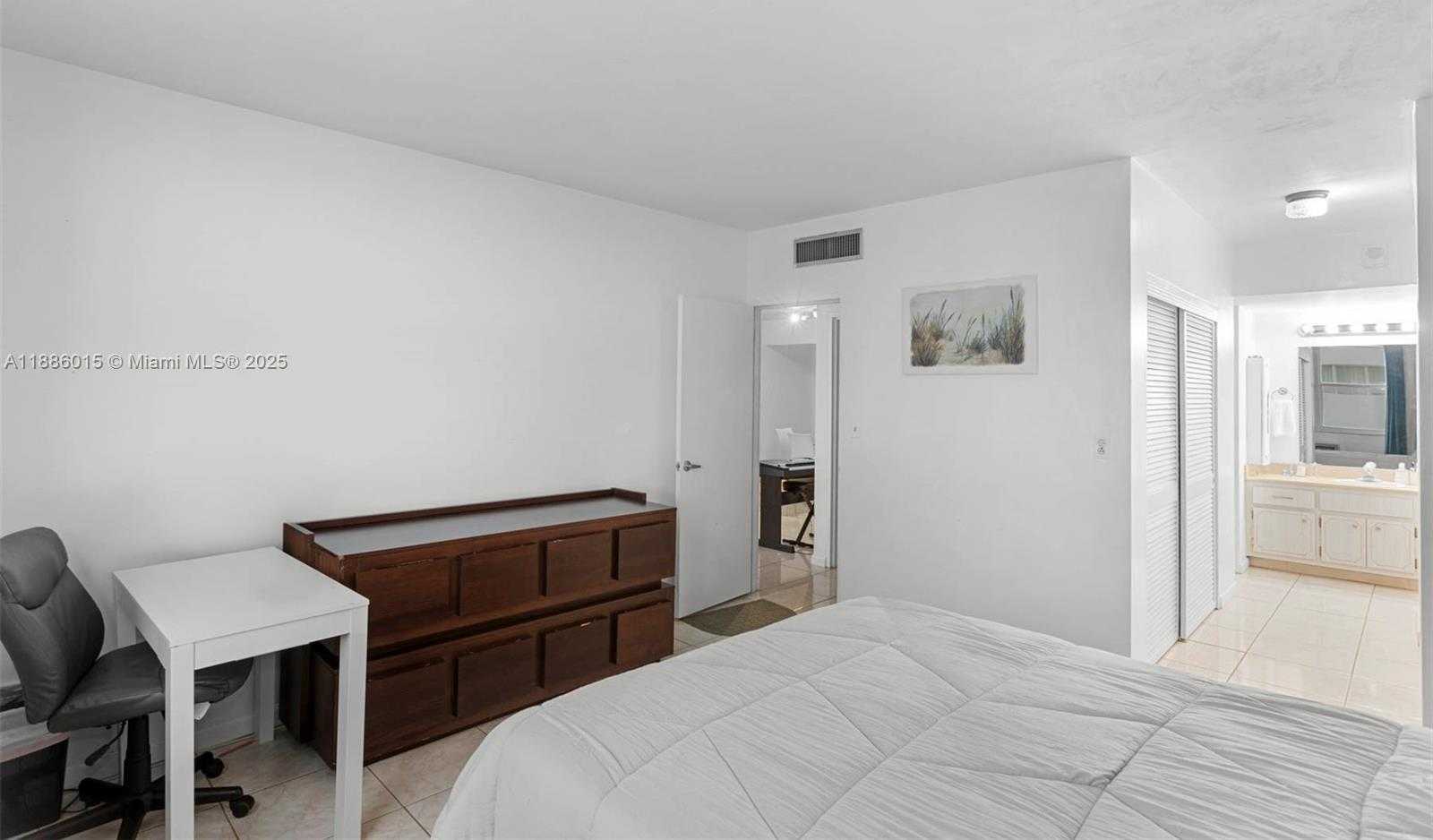 Small Image of 5001 COLLINS AVE #5E, Miami Beach Number 14