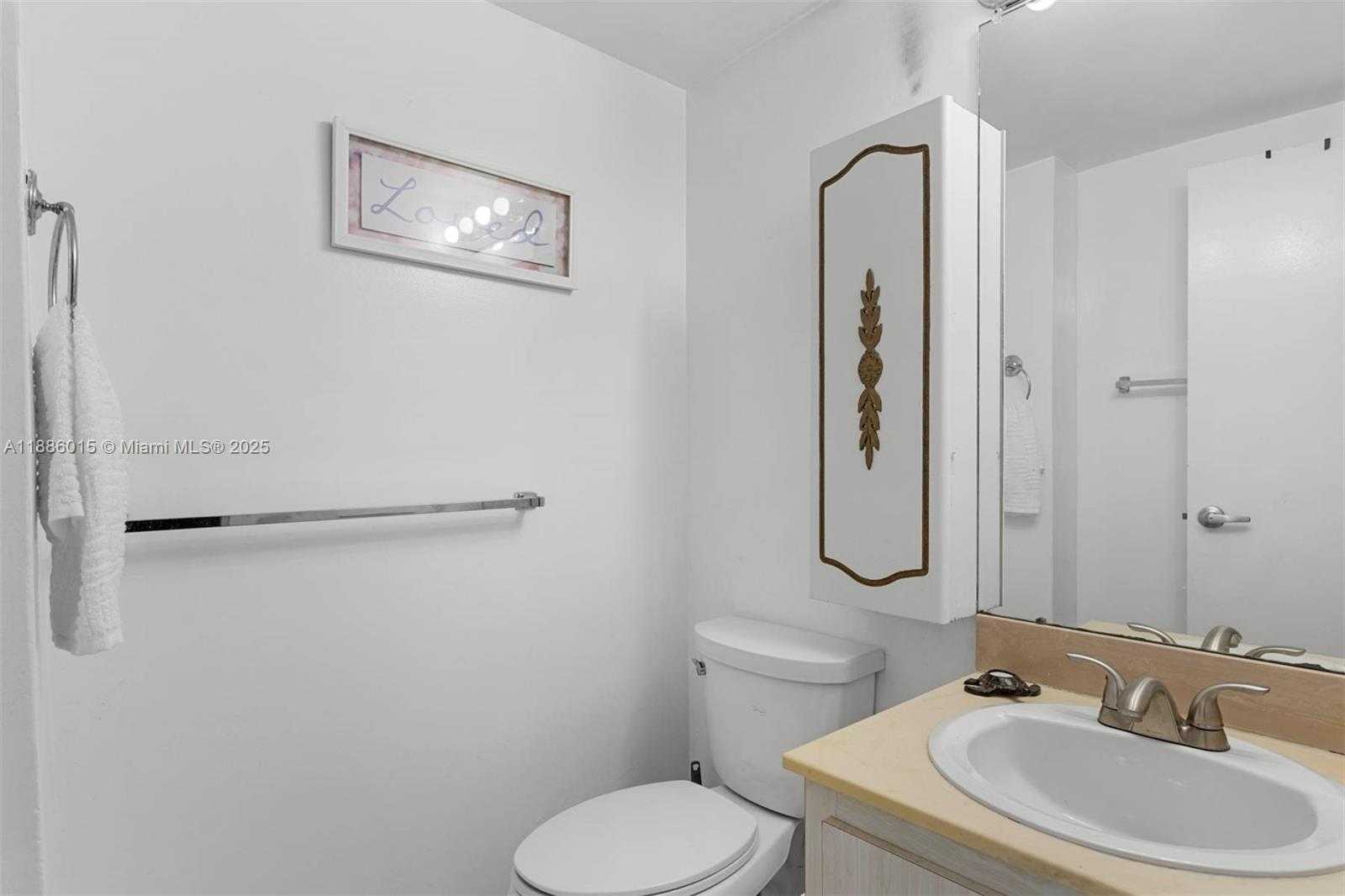Small Image of 5001 COLLINS AVE #5E, Miami Beach Number 16