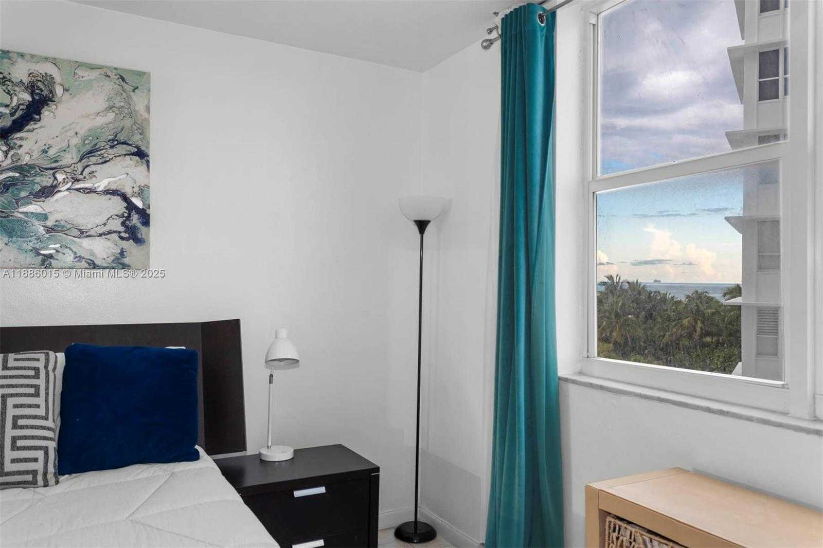 Small Image of 5001 COLLINS AVE #5E, Miami Beach Number 2