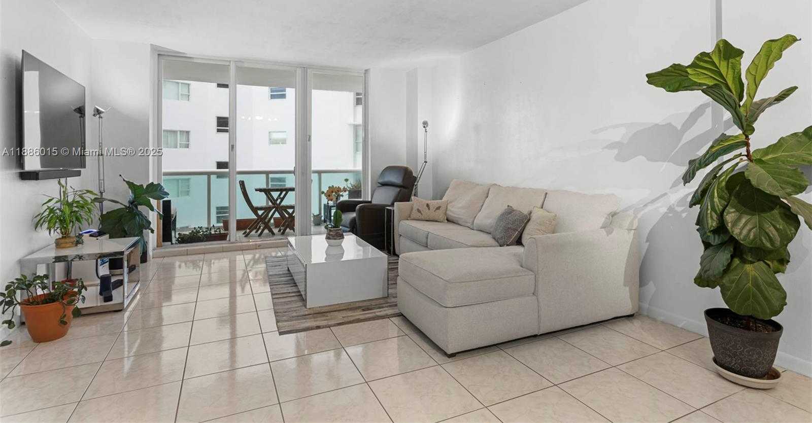 Small Image of 5001 COLLINS AVE #5E, Miami Beach Number 3