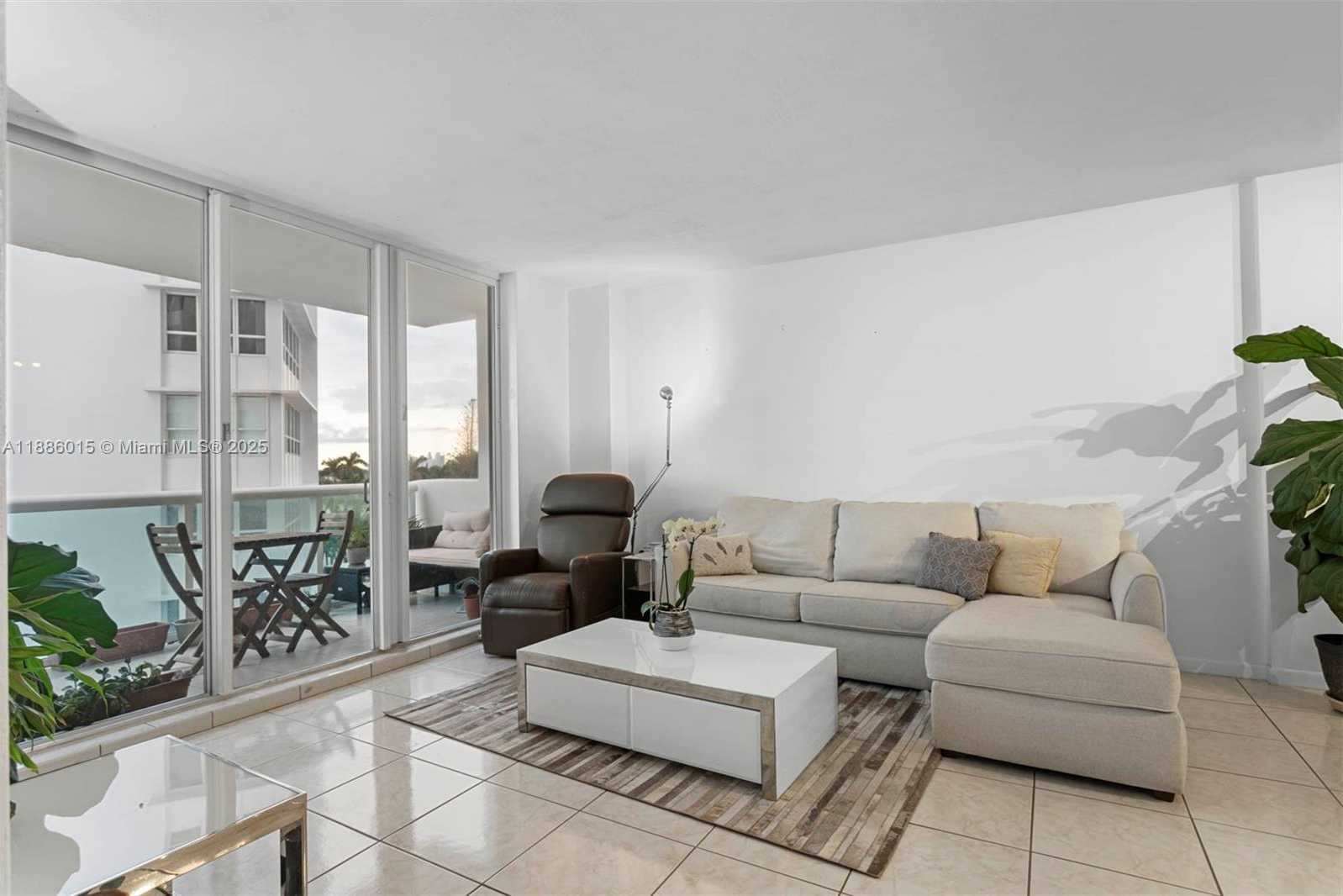 Small Image of 5001 COLLINS AVE #5E, Miami Beach Number 4