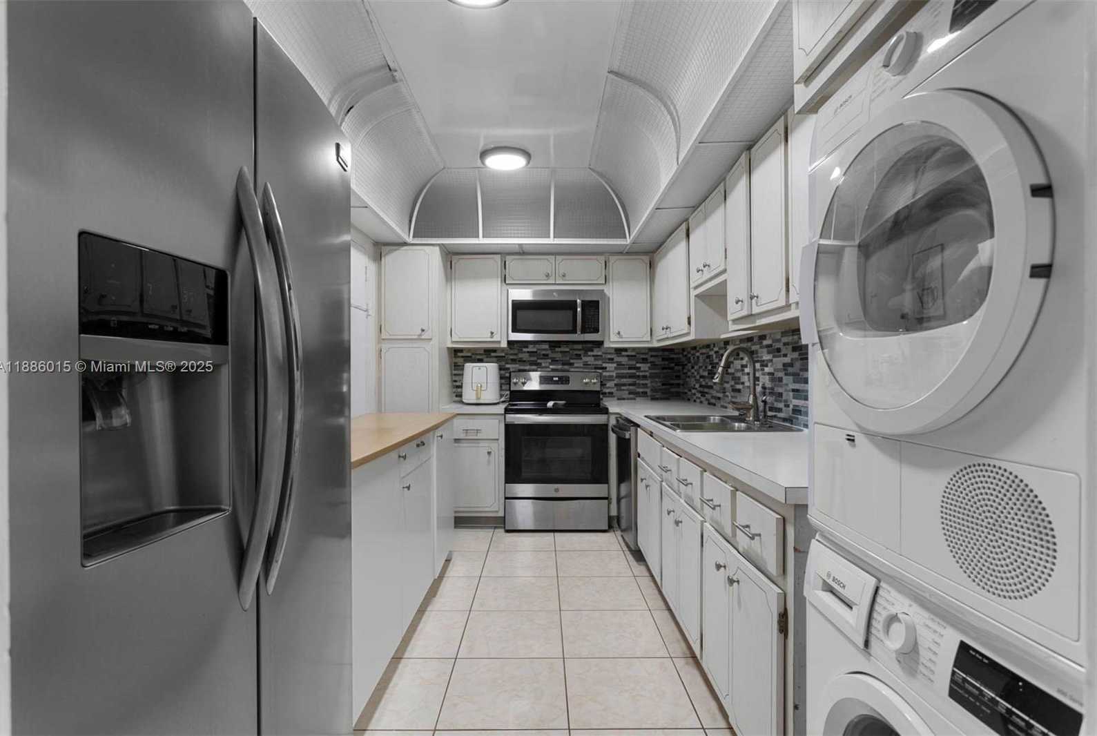 Small Image of 5001 COLLINS AVE #5E, Miami Beach Number 9