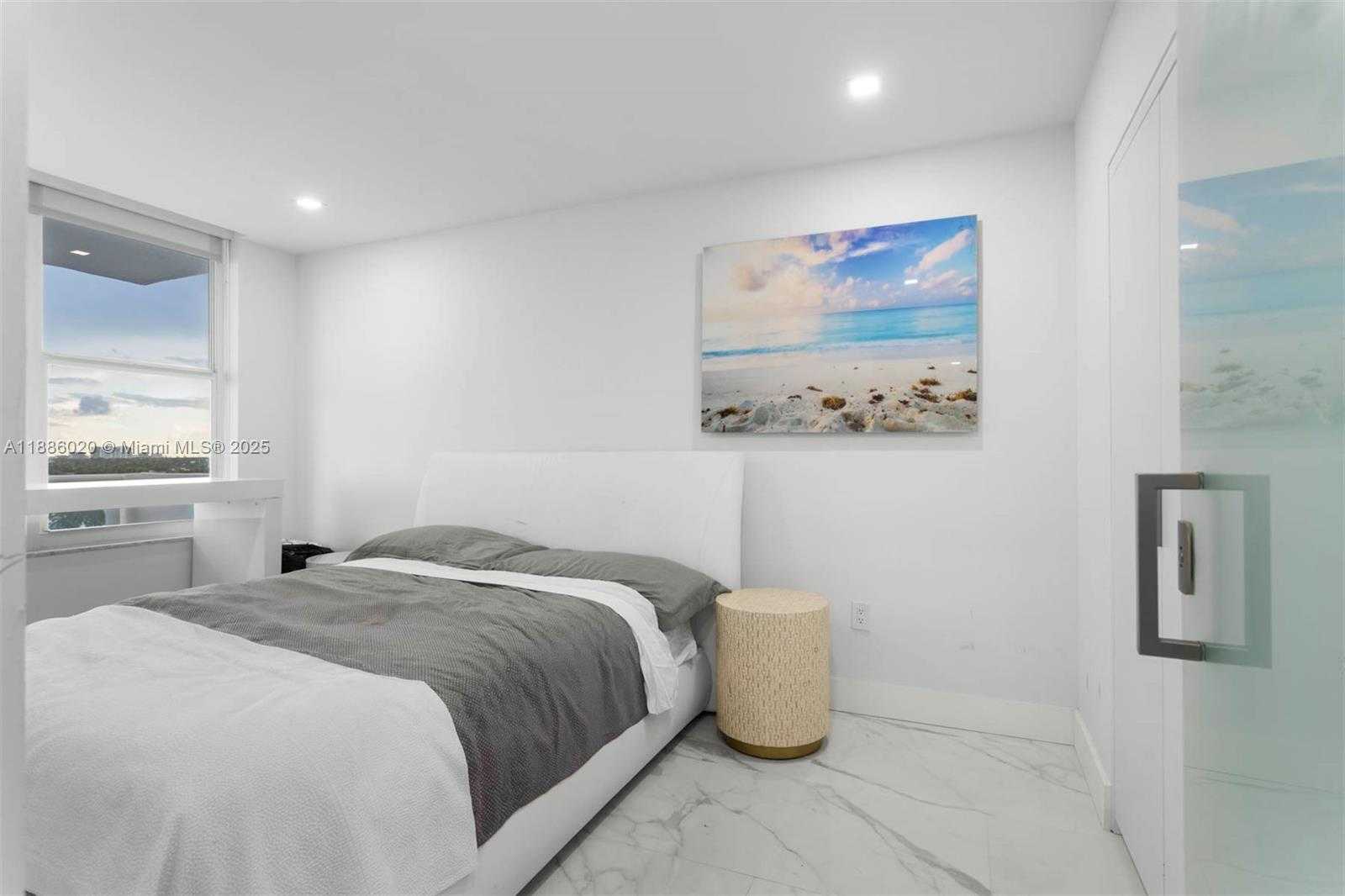 Small Image of 5001 COLLINS AVE #8C, Miami Beach Number 11