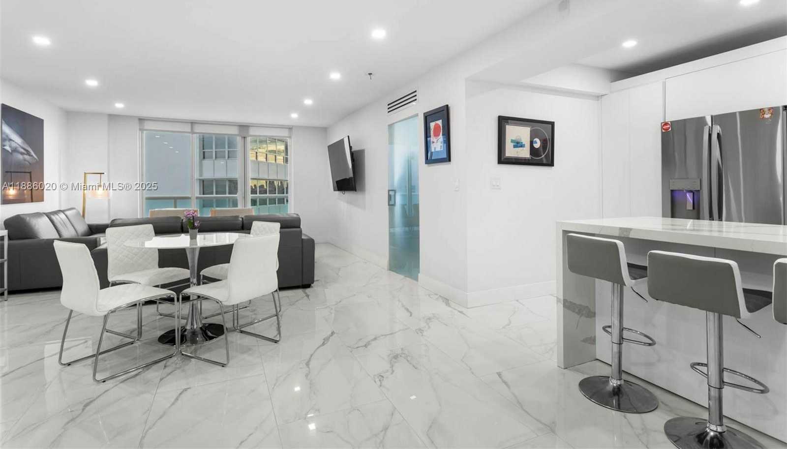 Small Image of 5001 COLLINS AVE #8C, Miami Beach Number 16