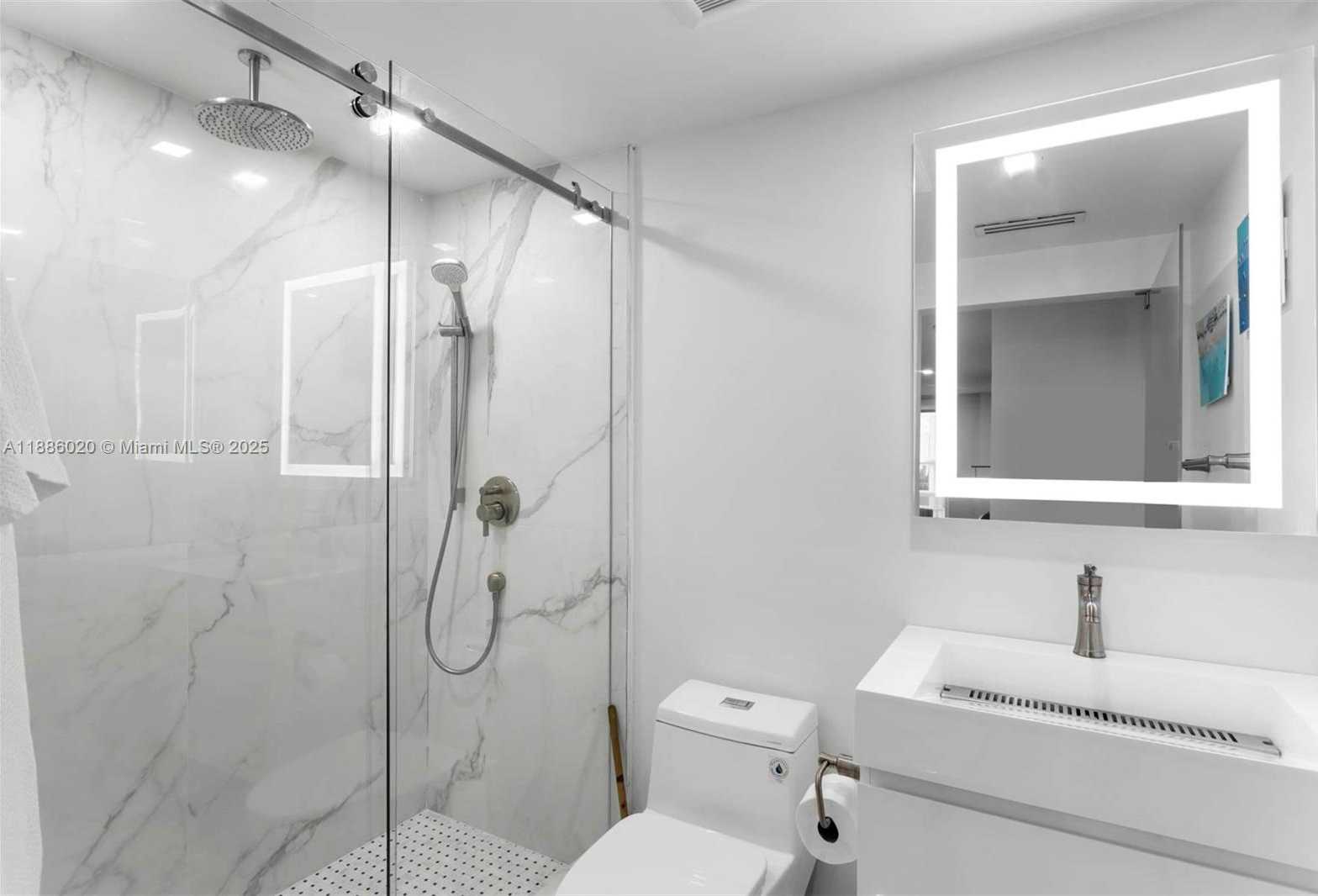Small Image of 5001 COLLINS AVE #8C, Miami Beach Number 24
