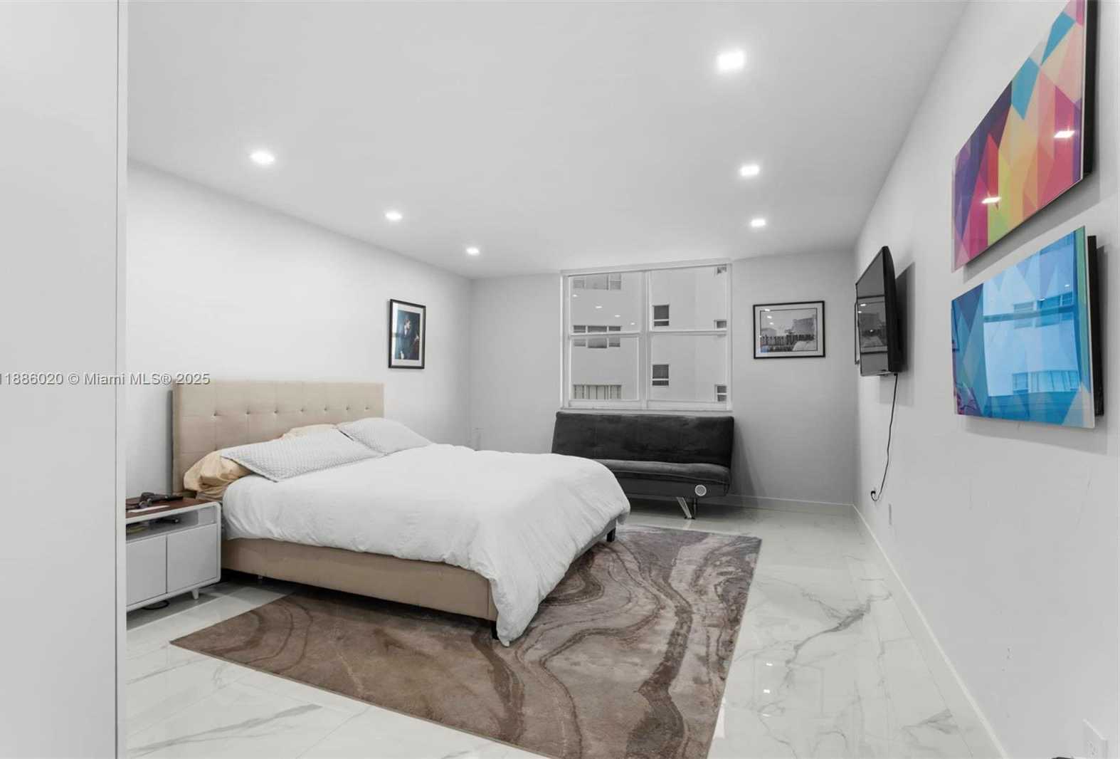 Small Image of 5001 COLLINS AVE #8C, Miami Beach Number 9