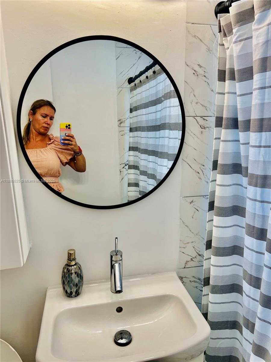 Small Image of 760 JEFFERSON AVE #6, Miami Beach Number 16
