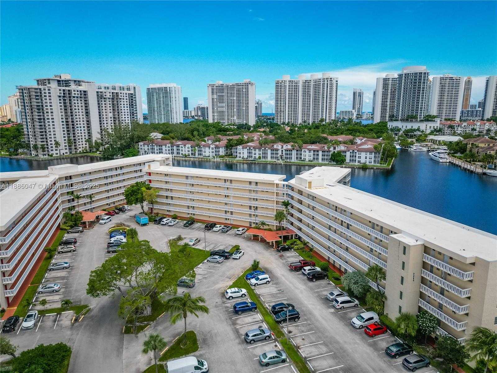 Small Image of 2980 POINT EAST DR #D607, Aventura Number 3