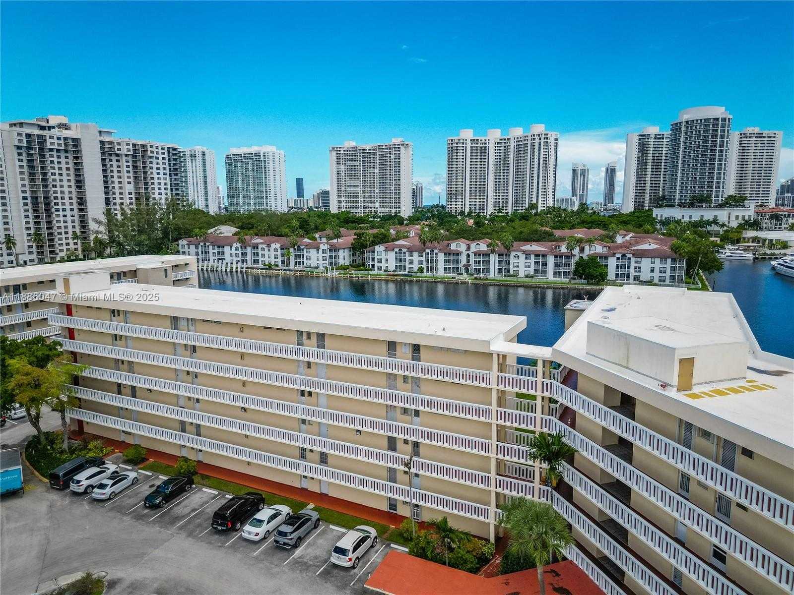Small Image of 2980 POINT EAST DR #D607, Aventura Number 4