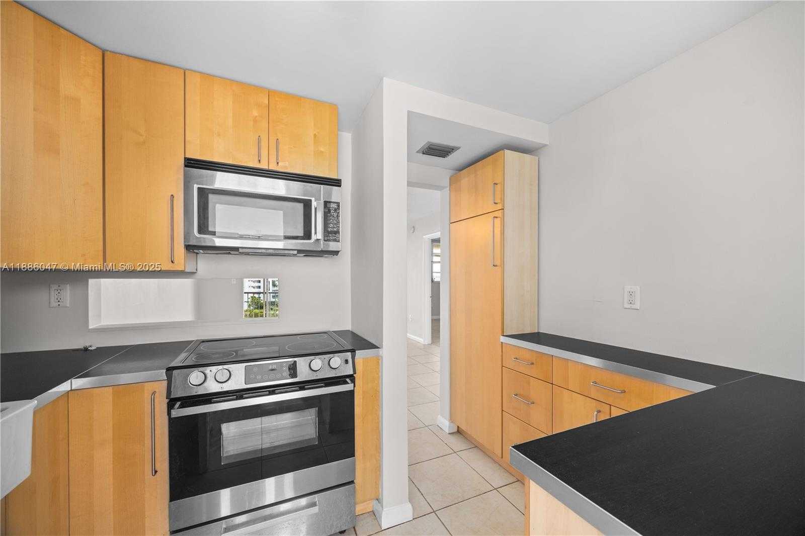 Small Image of 2980 POINT EAST DR #D607, Aventura Number 8