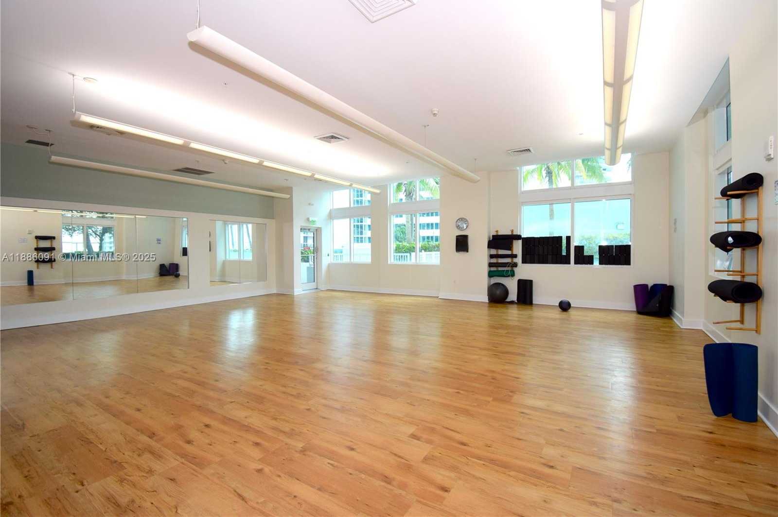 Small Image of 1900 NORTH BAYSHORE DR #2804, Miami Number 33