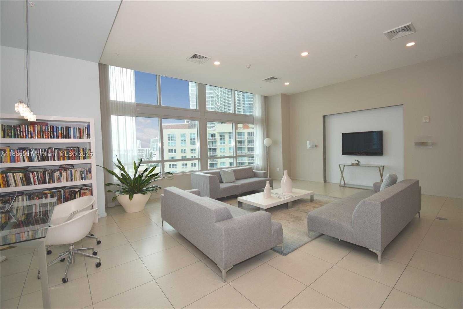 Small Image of 1900 NORTH BAYSHORE DR #2804, Miami Number 7