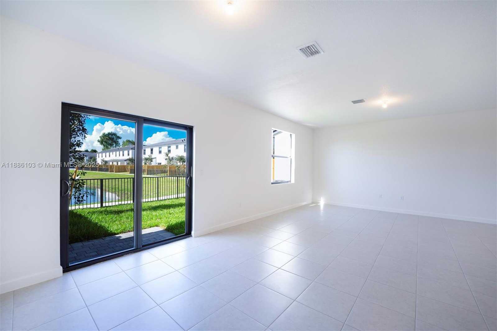 Small Image of 4941 PEACOCK WAY #5838, Dania Beach Number 14