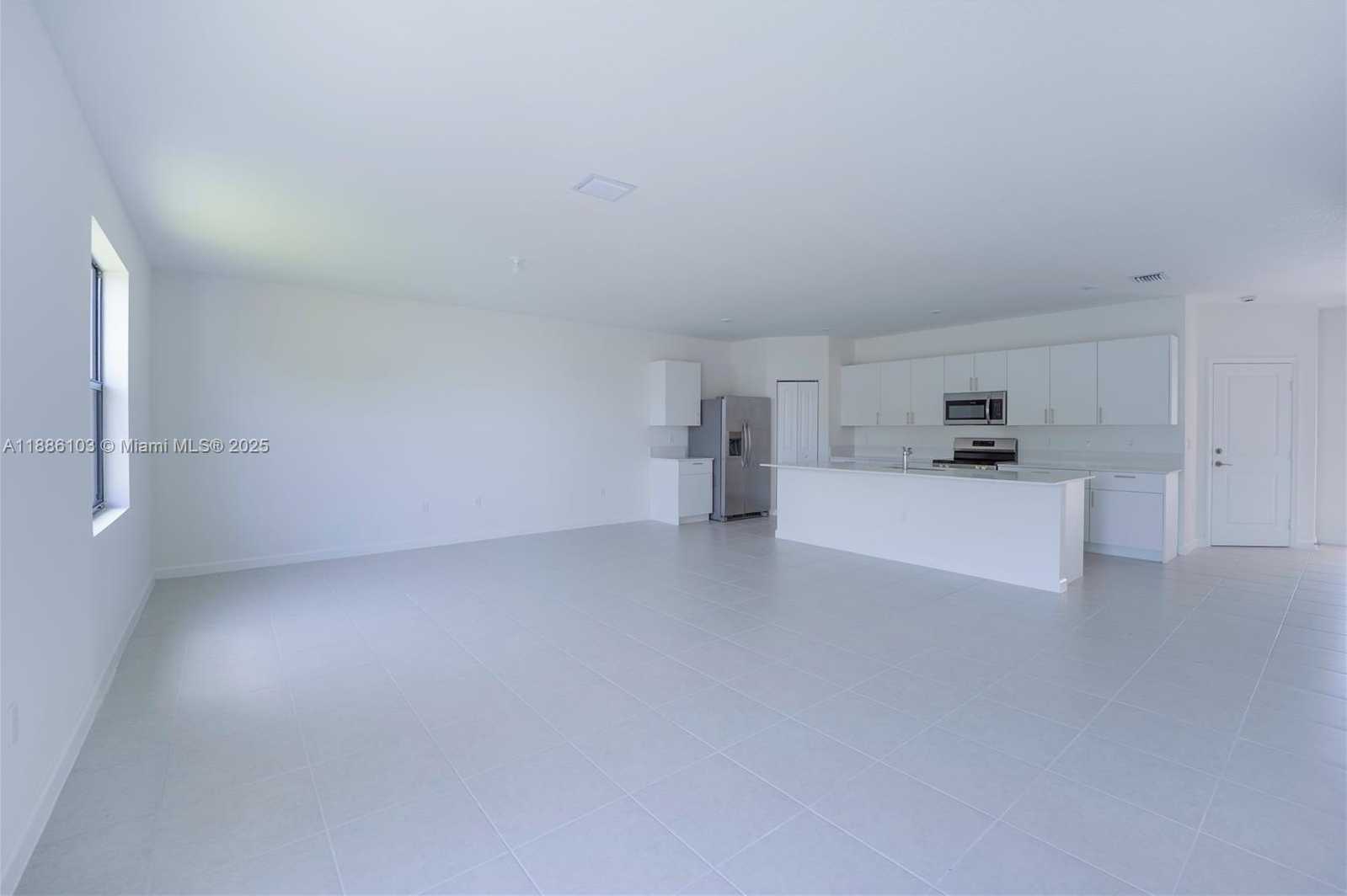 Small Image of 4941 PEACOCK WAY #5838, Dania Beach Number 18