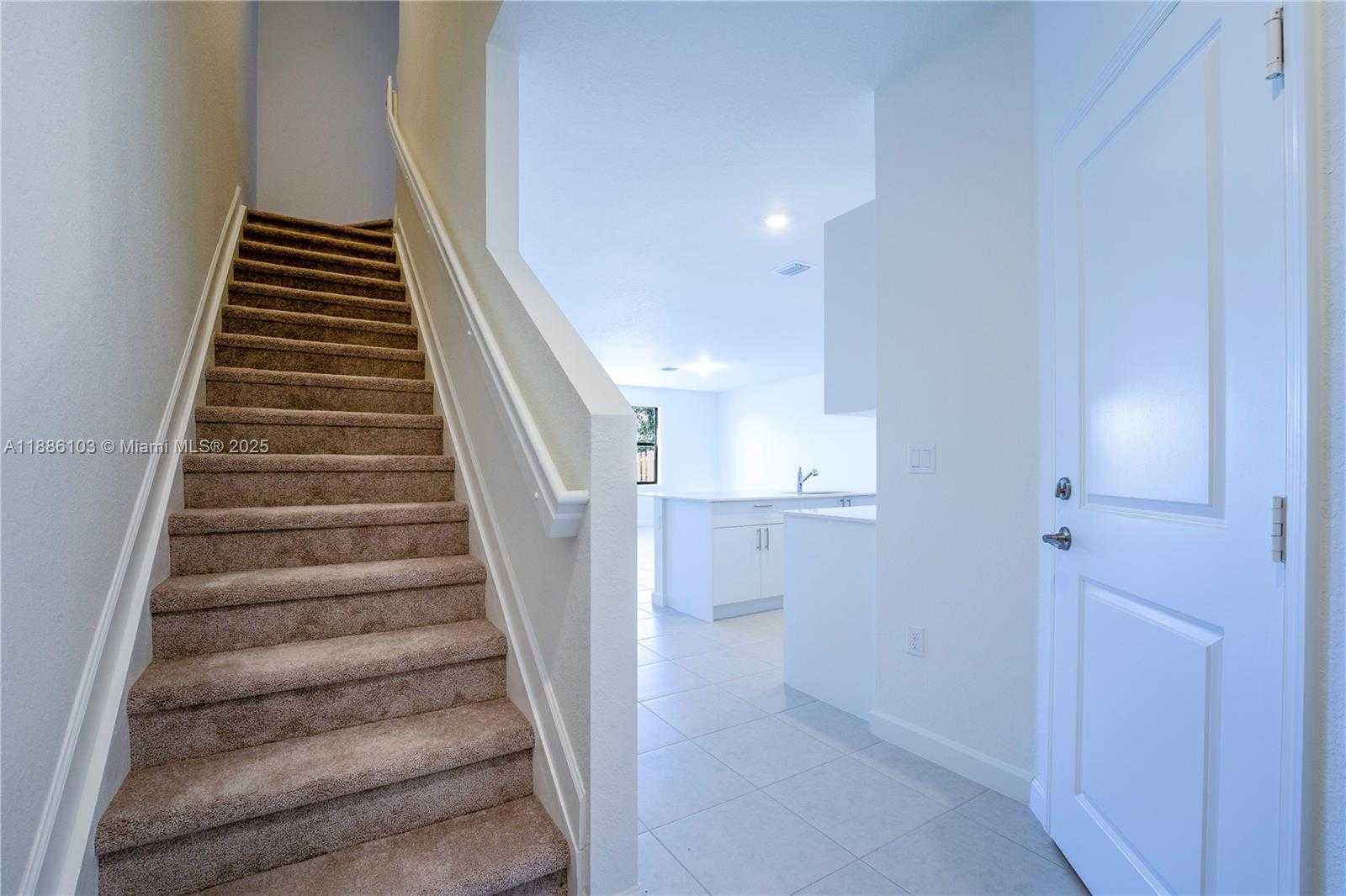 Small Image of 4941 PEACOCK WAY #5838, Dania Beach Number 19