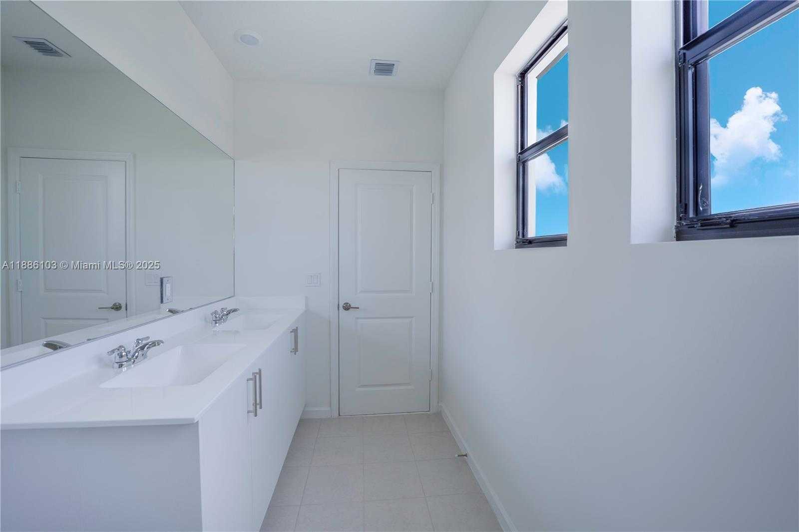 Small Image of 4941 PEACOCK WAY #5838, Dania Beach Number 26