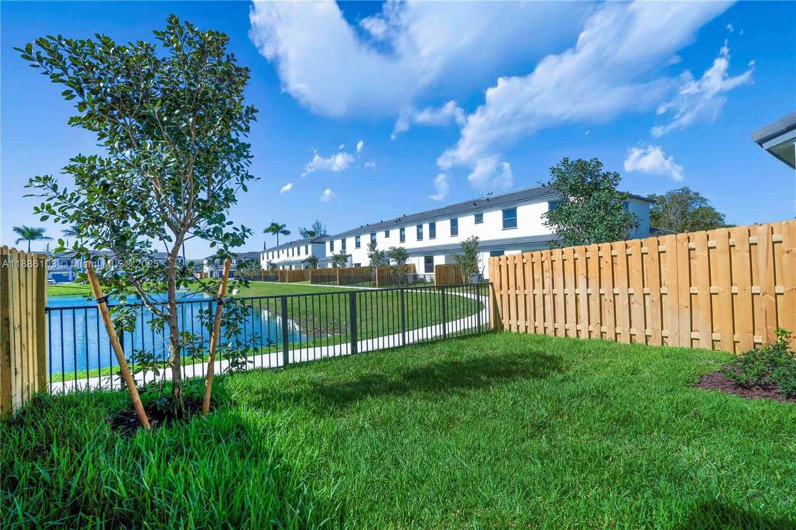 Small Image of 4941 PEACOCK WAY #5838, Dania Beach Number 33