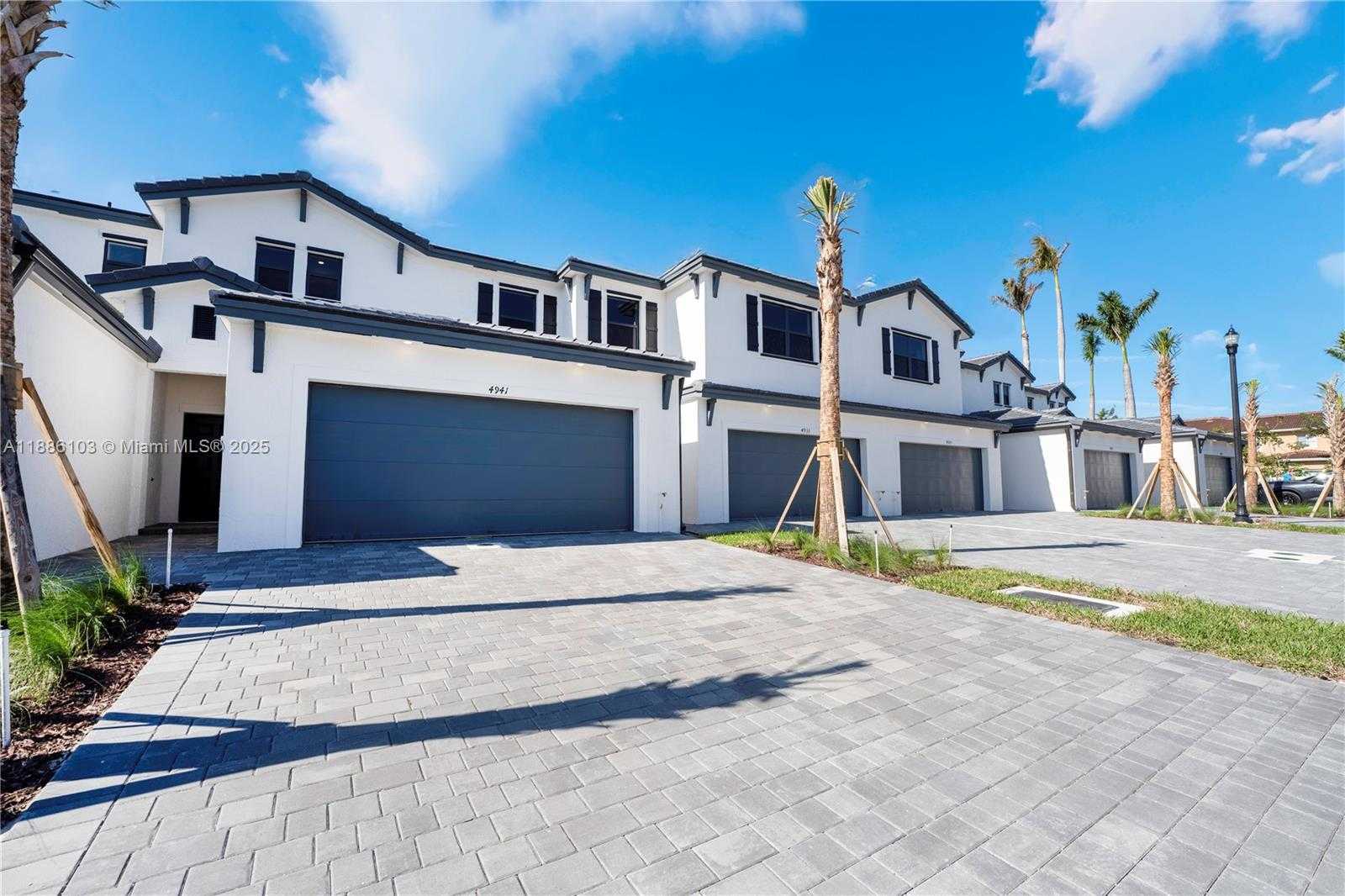 Small Image of 4941 PEACOCK WAY #5838, Dania Beach Number 7