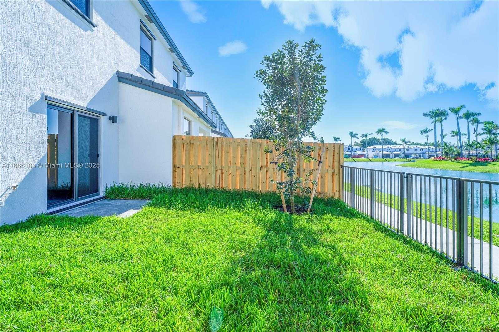 Small Image of 4941 PEACOCK WAY #5838, Dania Beach Number 8