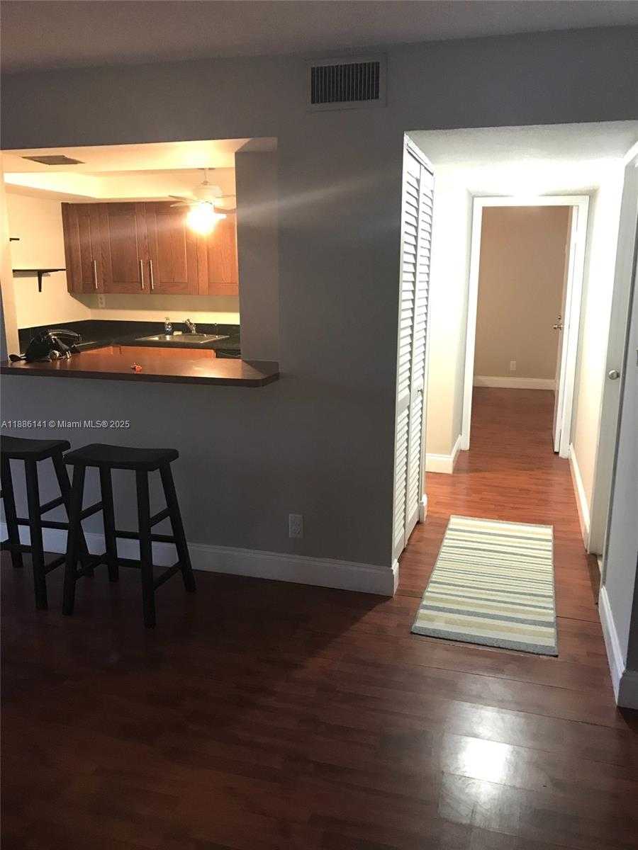 Small Image of 2101 ATLANTIC SHORES BLVD #504, Hallandale Beach Number 3