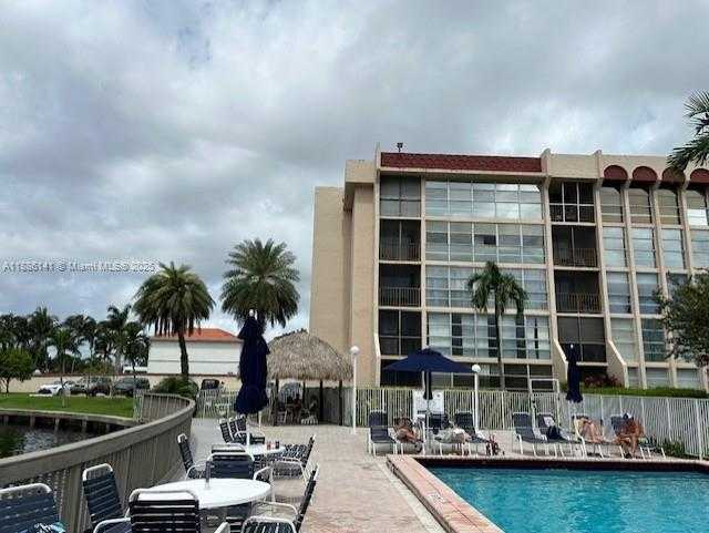 Small Image of 2101 ATLANTIC SHORES BLVD #504, Hallandale Beach Number 5