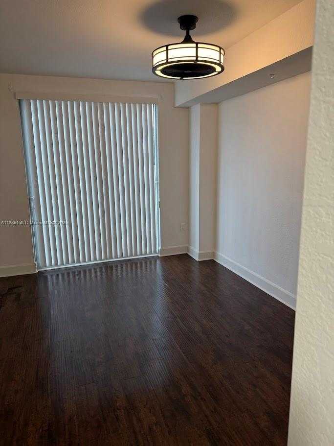 Small Image of Hollywood Number 9